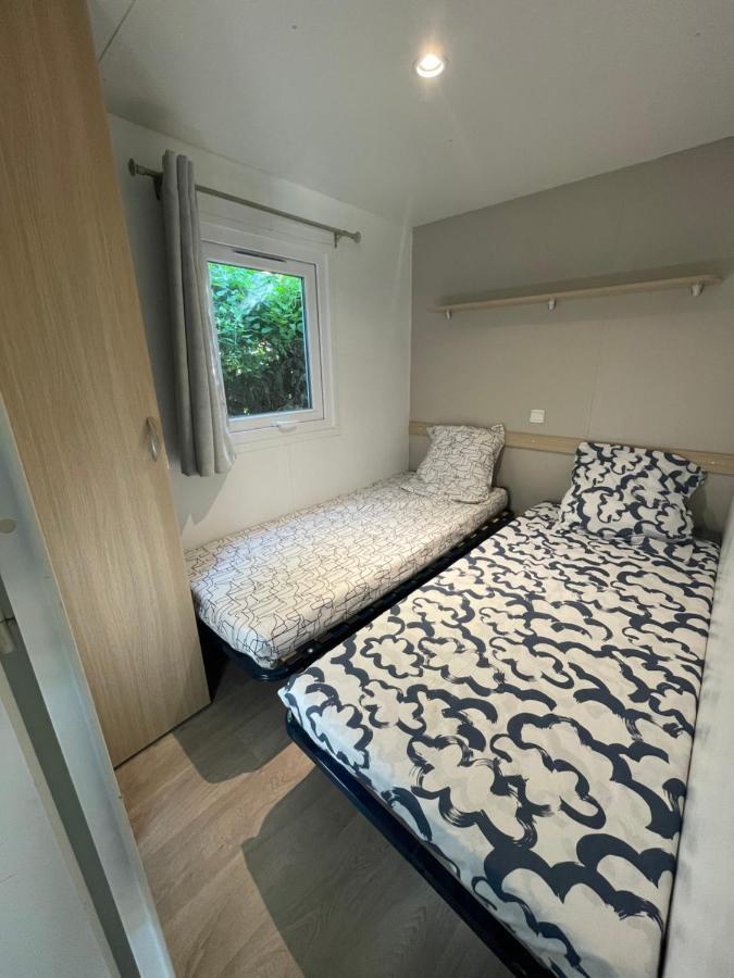 Mobil-Home Au Pied Du Luberon La Roque-d'Antheron Exterior foto