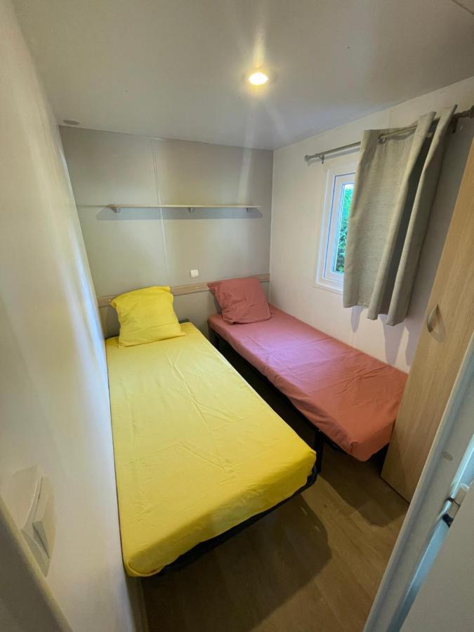 Mobil-Home Au Pied Du Luberon La Roque-d'Antheron Exterior foto